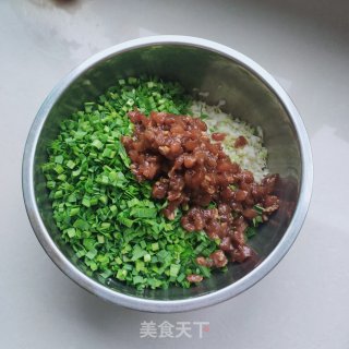 利剑菜蒜苗火饺的做法步调：6
