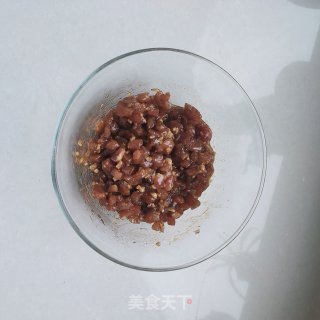 利剑菜蒜苗火饺的做法步调：2
