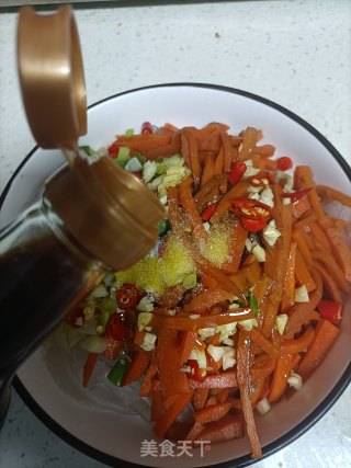 绿豆粉皮拌胡萝卜丝的做法步调：8