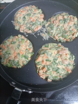 韭菜鸡蛋饼的做法步调：10