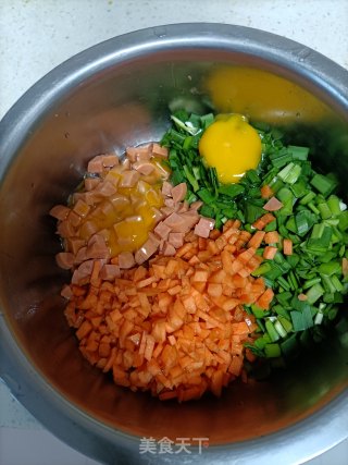 韭菜鸡蛋饼的做法步调：3