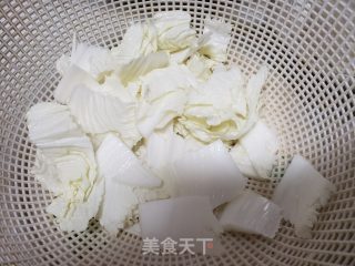 利剑菜豆腐汤的做法步调：1