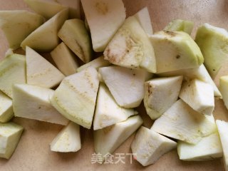 炸茄块的做法步调：1