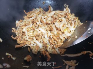 利剑菜炒鸡胸肉的做法步调：5