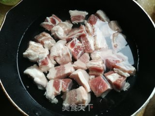腐乳白烧肉的做法步调：2