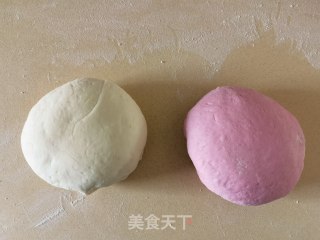 两十六蒸馒头：单色玫瑰的做法步调：1