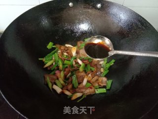 蒜苗回锅肉的做法步调：10
