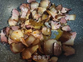 云豆烧腊肉的做法步调：3