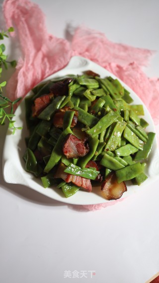 云豆烧腊肉的做法步调：9