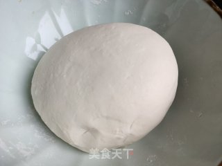 猪肉虾仁利剑菜饺子的做法步调：1