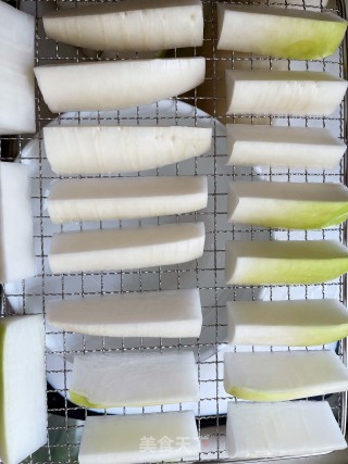 白油萝卜的做法步调：3