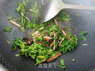 荠菜炒年糕的做法步调：5