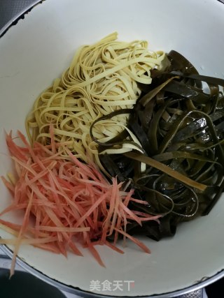 凉拌三丝的做法步调：4