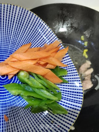 滑子蘑炒肉的做法步调：6