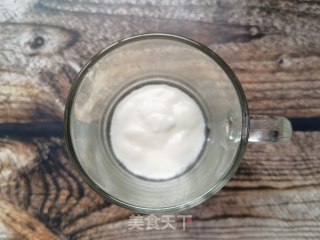 奥利奥草莓奶油酸奶杯的做法步调：3