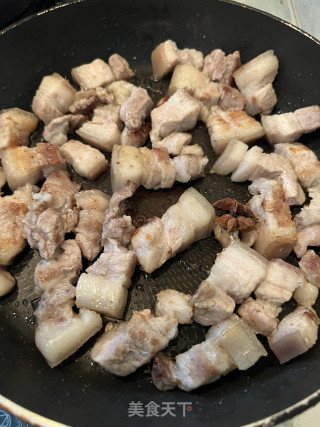 白烧肉的做法步调：1