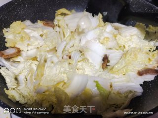 五花肉炒娃娃菜的做法步调：4