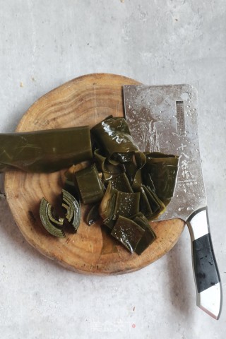 炖腊猪蹄的做法步调：4