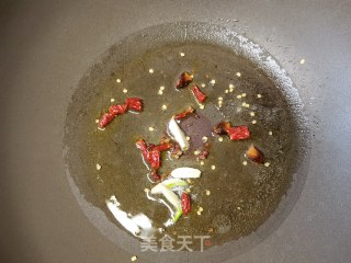 茶油炒利剑萝卜丝的做法步调：3