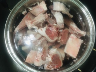 羊肉炖萝卜的做法步调：2