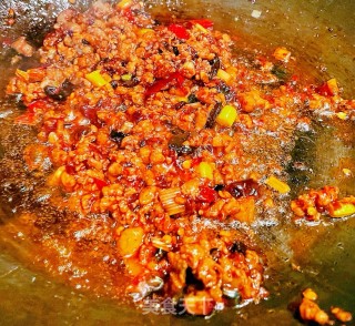 #酸甜蜜食#肉沫干烧偏偏心鱼的做法步调：8