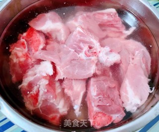 #酸甜蜜食#话梅排骨的做法步调：3