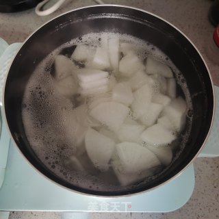 白烧利剑萝卜的做法步调：2