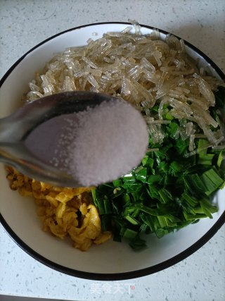 脚抓饼韭菜盒子（皮薄馅年夜）的做法步调：7