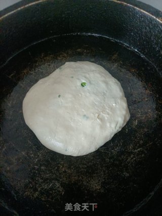 脚抓饼韭菜盒子（皮薄馅年夜）的做法步调：13