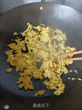 脚抓饼韭菜盒子（皮薄馅年夜）的做法步调：3