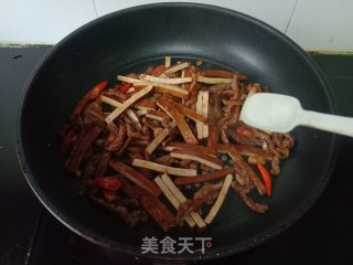 喷鼻干炒牛肉的做法步调：8