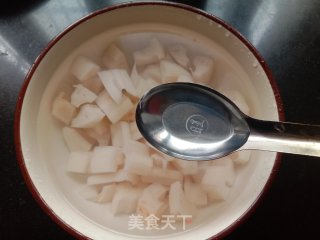 糖醋藕丁的做法步调：2