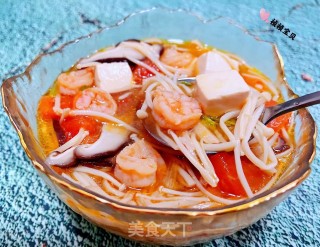 #浑肠食谱#虾仁豆腐金针菇喷鼻菇汤的做法步调：16