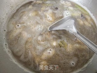 明白菜猪肉炖粉条的做法步调：6
