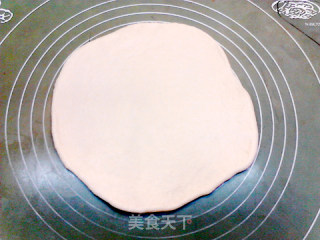 葱喷鼻芥终腊肉披萨的做法步调：6