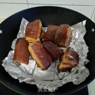 熏五花肉的做法步调：13
