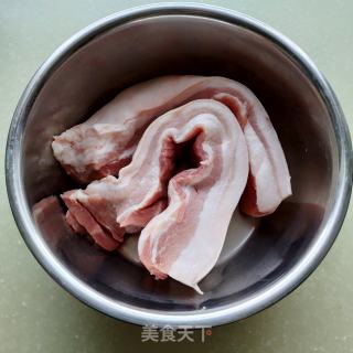 熏五花肉的做法步调：1