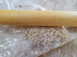 广式角仔（油角）的做法步调：1