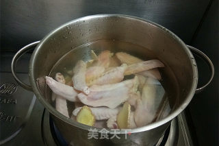 热吃鸭翅的做法步调：2
