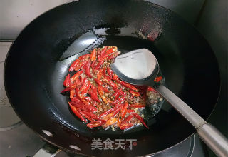 热吃鸭翅的做法步调：6