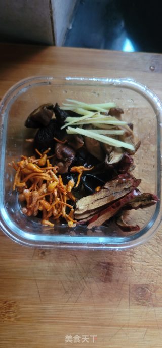 蒸滑鸡的做法步调：3