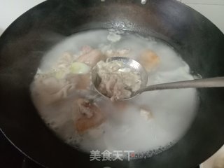 喷鼻辣猪蹄的做法步调：3