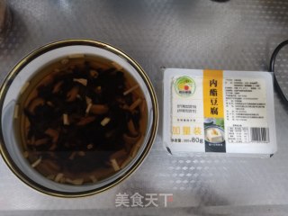 公房版豆腐脑的做法步调：1