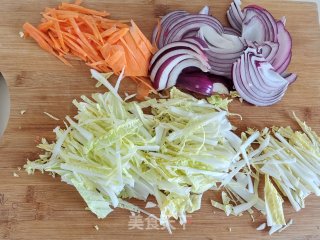 牛肉炒饼的做法步调：2