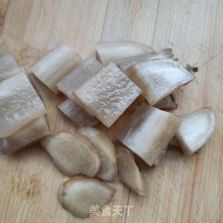 酸萝卜炖年夜鹅的做法步调：2