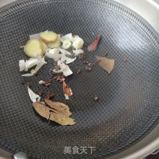 酸萝卜炖年夜鹅的做法步调：10