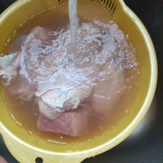 酸萝卜炖年夜鹅的做法步调：5