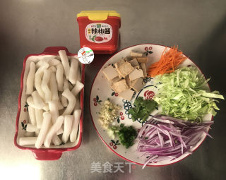 韩式海陈炒年糕的做法步调：1