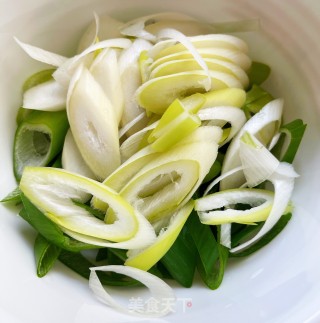 姜葱牛肉的做法步调：3