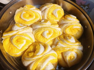 北瓜单色花卷的做法步调：15